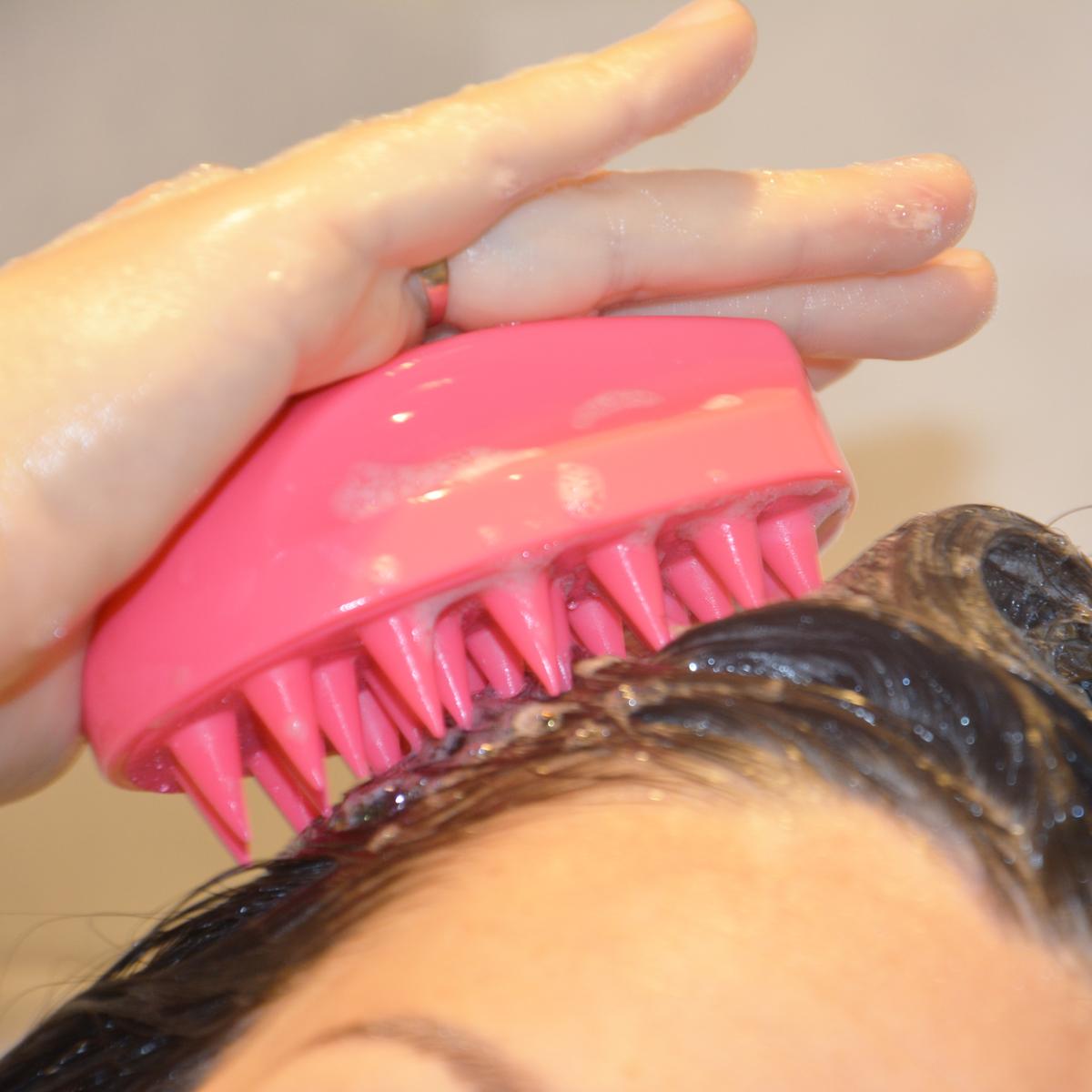 Une clé Autonettoyant Dents Fines Brosse à cheveux Doux Anti-statique  Nettoyage automatique Airbag Massage Peigne Outil de toilettage