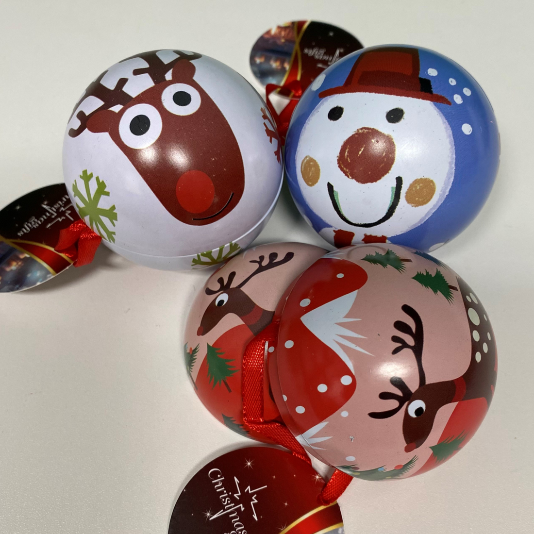Boule de Noël métal (modèle aléatoire) - OFFERT