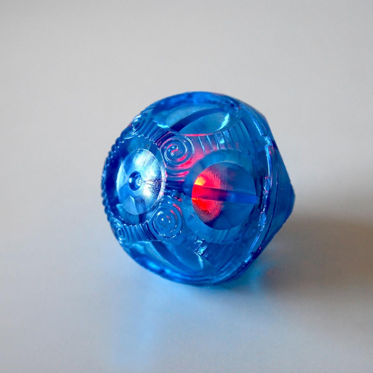 Lot de 4 balles rebondissantes et lumineuses - ø8cm